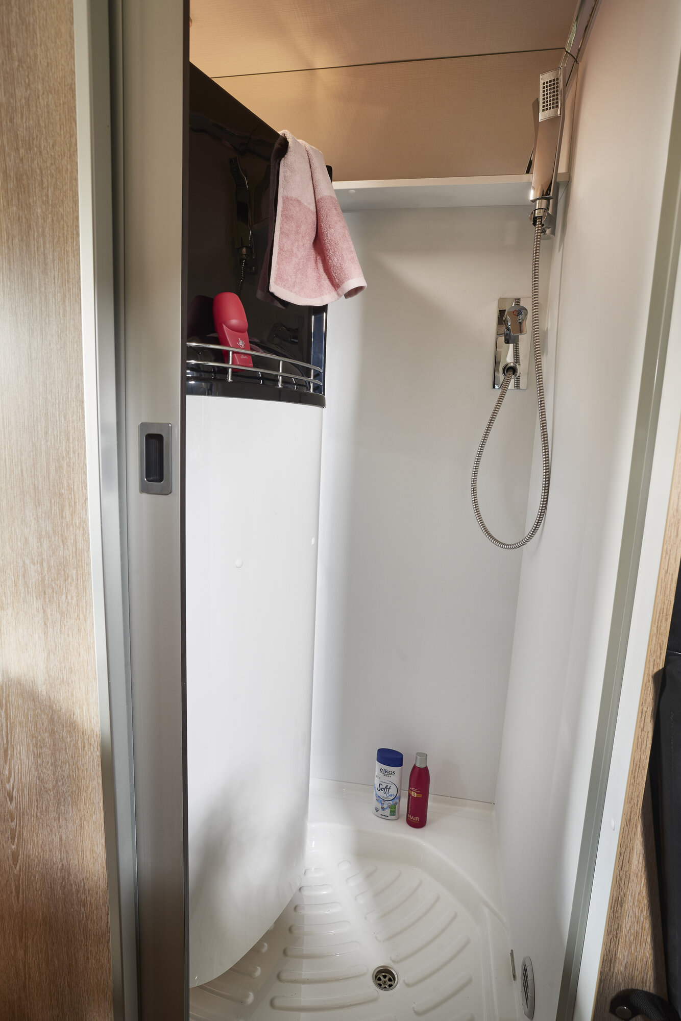 Große Dusche