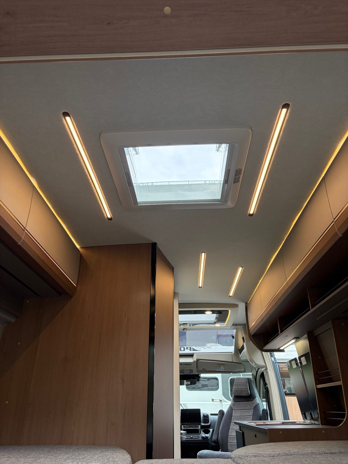 Durchsicht Summit Prime 640 – Nobles Ambiente mit Holzdekor Palisander